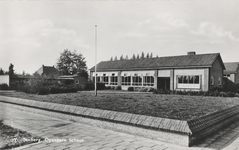 605773 Gezicht op de O.L.S. Jan Ligthartschool (Prins Hendriklaan) te Woudenberg.